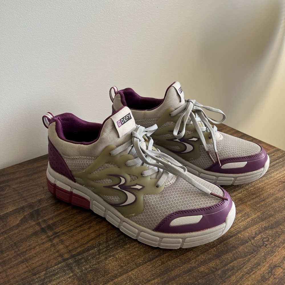 GDEFY Gravity Defyer Sneakers, Size 7.5